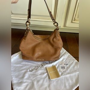 COPY - Michael Kors Isabella Leather Medium Handbag. Excellent condition!